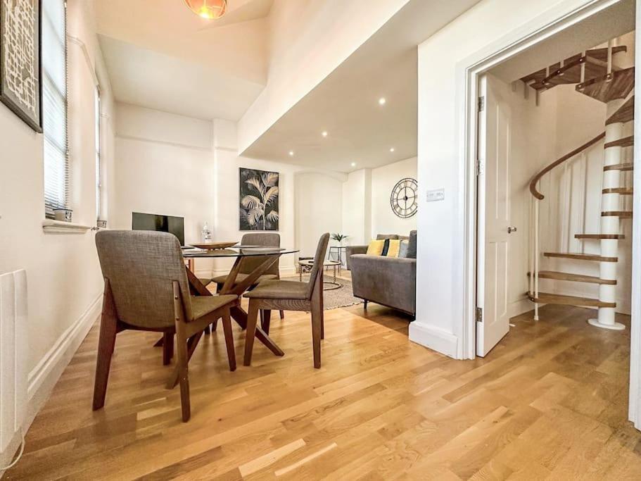 Newly Refurbished Luxury 3 Bedroom Apartment London Exterior foto