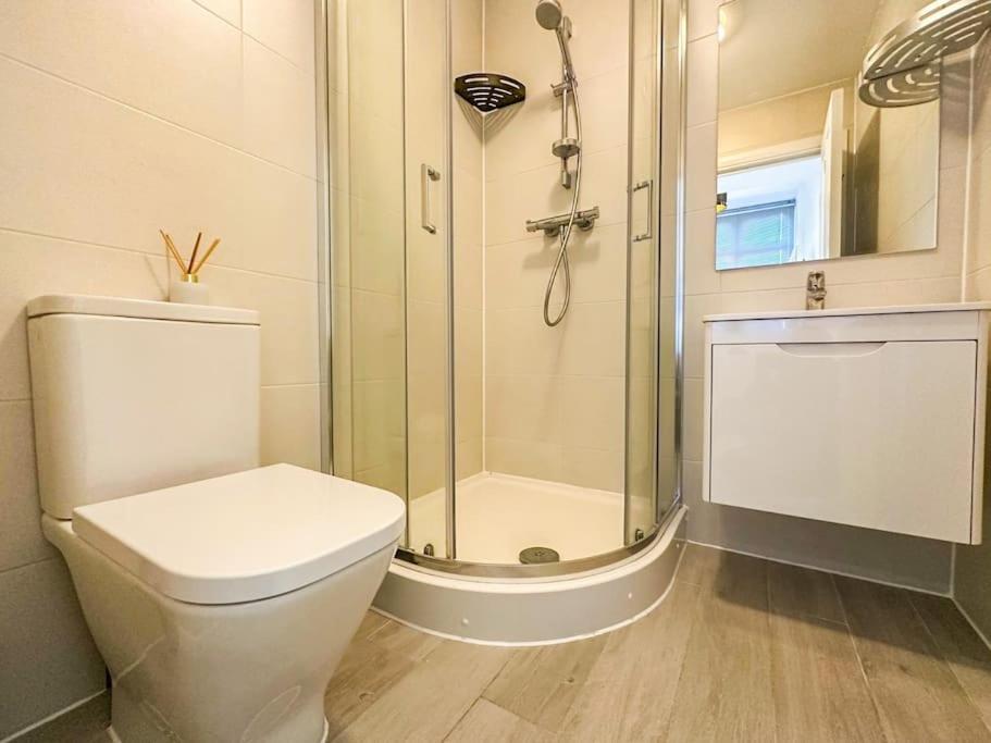 Newly Refurbished Luxury 3 Bedroom Apartment London Exterior foto