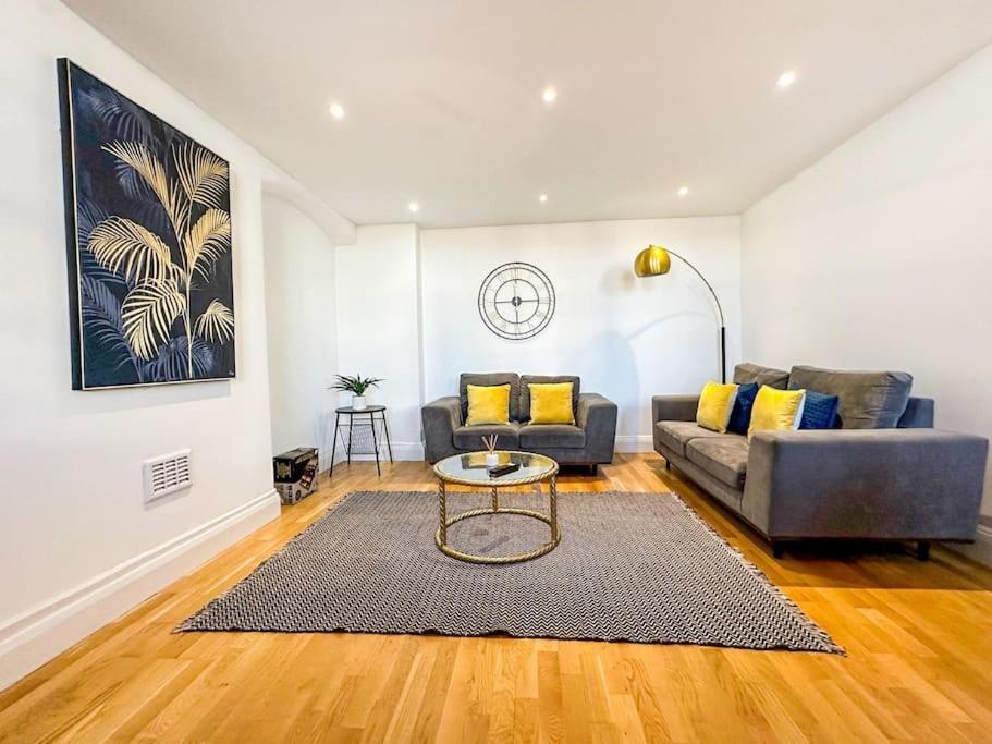 Newly Refurbished Luxury 3 Bedroom Apartment London Exterior foto
